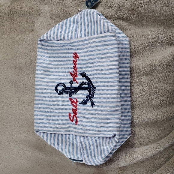 Make-up Bag - Picture 1 of 7